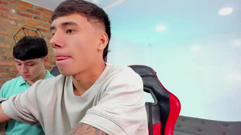 leonardfarrucknick and otis online show from April 14, 1:17 pm