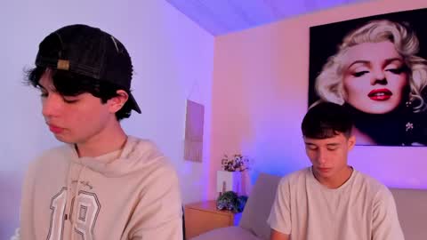 Snapshot of handsomeboys19 chatting on April 24, 2:41 pm leonardfarrucknick and otis online show from April 24, 2:41 pm
