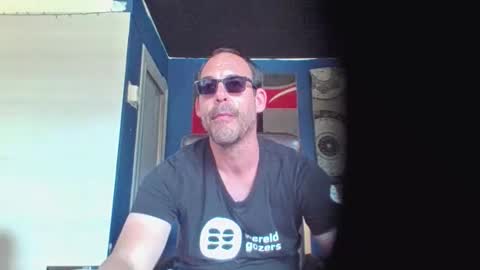 Snapshot of handsomeguy4ever chatting on April 24, 11:34 am handsomeguy4ever online show from April 24, 11:34 am