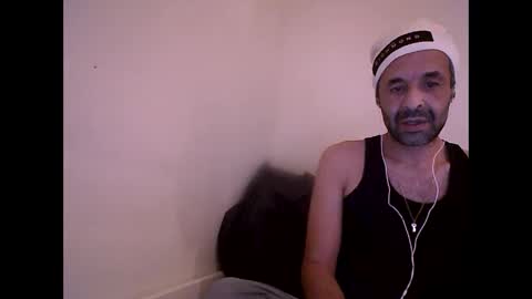 handsomepenis20cm online show from November 27, 7:05 pm