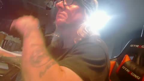 Snapshot of handyman5303 chatting on December 18, 8:53 am Handystudman online show from December 18, 8:53 am