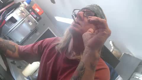 Snapshot of handyman5303 chatting on January 30, 6:32 pm Handystudman online show from January 30, 6:32 pm