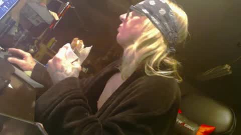 Snapshot of handyman5303 chatting on February 8, 11:12 am Handystudman online show from February 8, 11:12 am