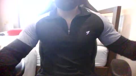 Snapshot of handyman732438 chatting on February 13, 11:50 am handyman732438 online show from February 13, 11:50 am