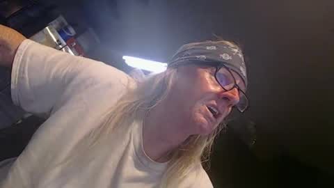 Snapshot of handystud33 chatting on March 17, 6:28 am handystud33 online show from March 17, 6:28 am