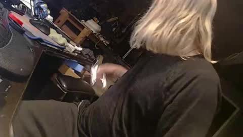 Snapshot of handystud33 chatting on April 23, 10:03 am handystud33 online show from April 23, 10:03 am