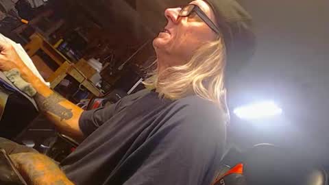 Snapshot of handystud33 chatting on April 26, 5:49 am handystud33 online show from April 26, 5:49 am