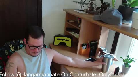 Snapshot of hangarmannate chatting on April 25, 8:39 pm Nate online show from April 25, 8:39 pm