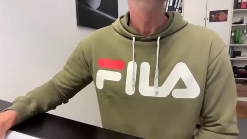 hanky online show from December 1, 7:57 am