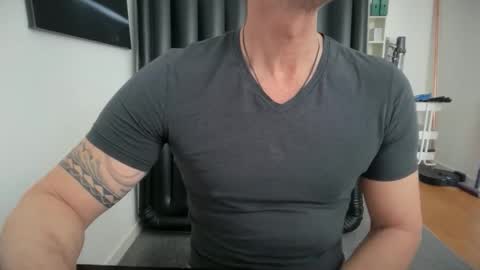 hanky online show from April 15, 11:50 am