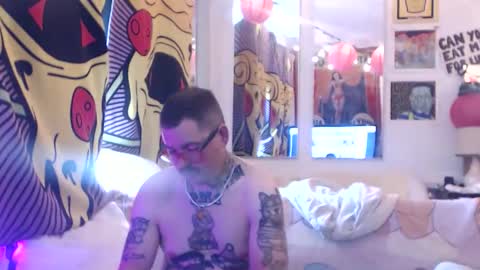 Snapshot of hankrams chatting on May 27, 2:47 pm hank rams online show from May 27, 2:47 pm