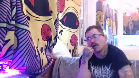 Snapshot of hankrams chatting on June 9, 12:17 pm hank rams online show from June 9, 12:17 pm