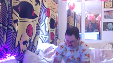 Snapshot of hankrams chatting on June 28, 3:29 pm hank rams online show from June 28, 3:29 pm