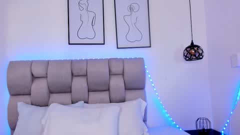 hanna__evans_ online show from February 3, 12:32 pm