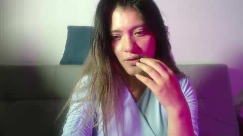 Hanna  online show from April 15, 1:01 am