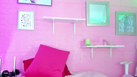  hanna  online show from March 21, 8:19 am