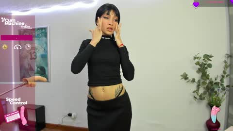 Snapshot of hanna_chloe chatting on May 19, 9:54 pm Sara online show from May 19, 9:54 pm