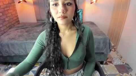 Snapshot of hanna_clark__ chatting on April 12, 12:21 pm Hanna clark online show from April 12, 12:21 pm