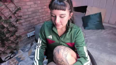 Snapshot of hanna_clark__ chatting on May 11, 2:45 pm Hanna clark online show from May 11, 2:45 pm