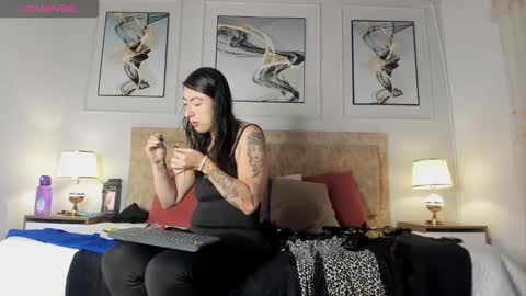 Snapshot of hanna_daze chatting on February 17, 11:07 am hanna_daze online show from February 17, 11:07 am