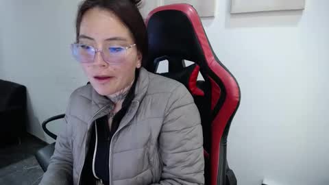 Snapshot of hanna_hot77 chatting on March 12, 7:53 pm mara online show from March 12, 7:53 pm