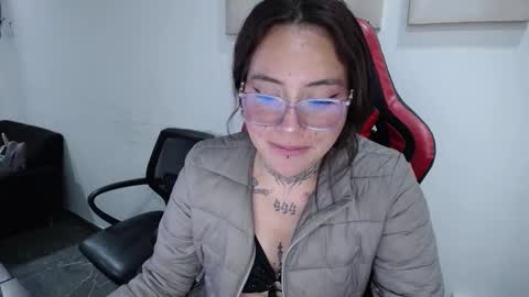 Snapshot of hanna_hot77 chatting on March 16, 10:03 pm mara online show from March 16, 10:03 pm