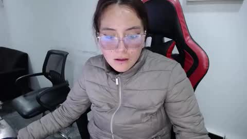 Snapshot of hanna_hot77 chatting on March 18, 10:35 pm mara online show from March 18, 10:35 pm