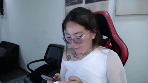 Snapshot of hanna_hot77 chatting on March 23, 8:13 pm mara online show from March 23, 8:13 pm