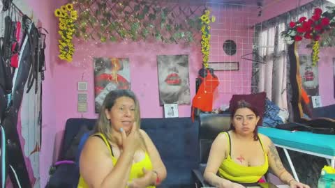 Snapshot of hanna_mature01 chatting on May 22, 2:12 pm Hanna online show from May 22, 2:12 pm