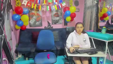 Snapshot of hanna_mature01 chatting on June 18, 12:09 pm Hanna online show from June 18, 12:09 pm
