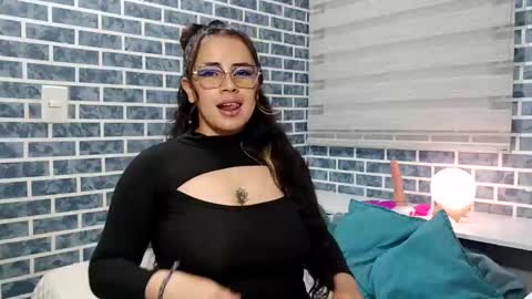 hanna_moons online show from March 7, 1:13 am
