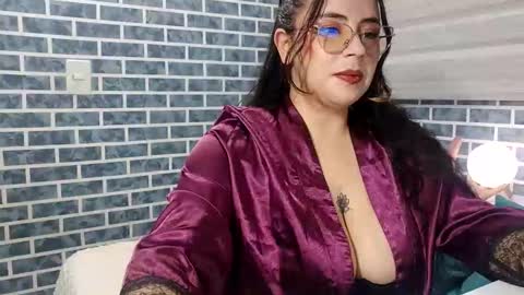hanna_moons online show from March 31, 2:13 am