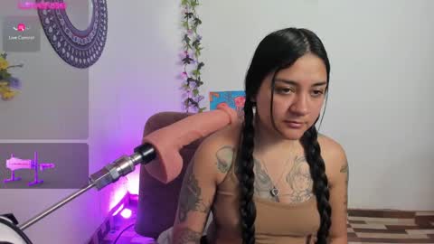 Snapshot of hanna_moore1 chatting on February 21, 9:00 pm Camila online show from February 21, 9:00 pm