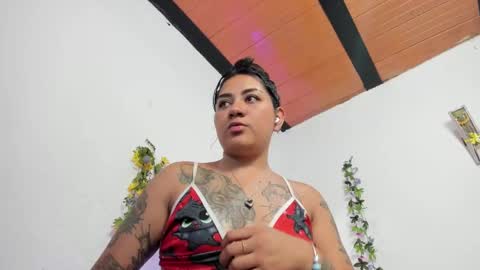 Snapshot of hanna_moore1 chatting on February 26, 10:09 pm Camila online show from February 26, 10:09 pm