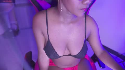 Snapshot of hanna_pierce chatting on September 26, 10:36 pm Hanna online show from September 26, 10:36 pm