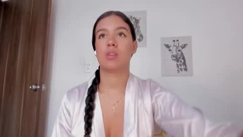 Snapshot of hanna_risso chatting on February 12, 5:52 pm HANNA online show from February 12, 5:52 pm