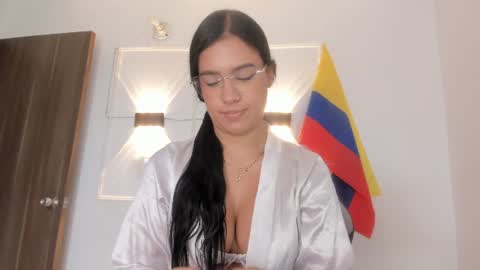 Snapshot of hanna_risso chatting on June 28, 9:10 pm HANNA online show from June 28, 9:10 pm