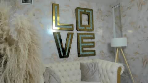 Snapshot of hanna_slut chatting on April 26, 2:09 am EVA online show from April 26, 2:09 am
