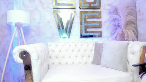 Snapshot of hanna_slut chatting on May 13, 2:31 am EVA online show from May 13, 2:31 am