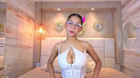 hanna_vic online show from April 22, 9:38 pm