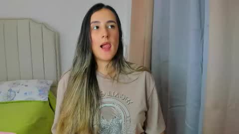 Snapshot of hannaa86 chatting on February 4, 6:47 pm Hanna online show from February 4, 6:47 pm