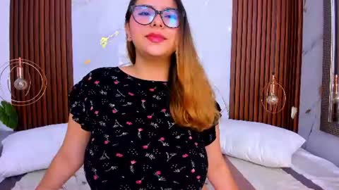 Snapshot of hannablakex_ chatting on July 22, 5:21 am Hanna online show from July 22, 5:21 am