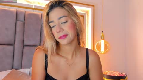 Snapshot of hannabronw chatting on May 9, 9:47 am Eliana online show from May 9, 9:47 am