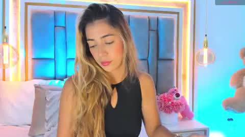 Snapshot of hannabronw chatting on July 30, 1:15 am Eliana online show from July 30, 1:15 am