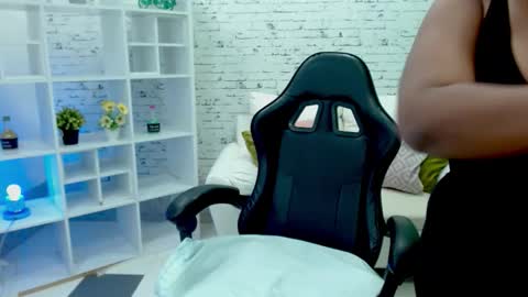 Snapshot of hannah__jackson chatting on October 15, 11:43 am Hannah online show from October 15, 11:43 am