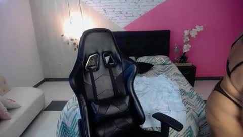 Snapshot of hannah__jackson chatting on October 17, 5:48 pm Hannah online show from October 17, 5:48 pm