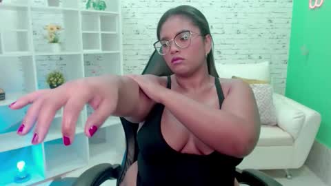 Snapshot of hannah__jackson chatting on October 21, 11:55 am Hannah online show from October 21, 11:55 am