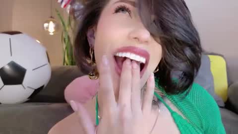 Hannah  online show from July 2, 8:48 pm