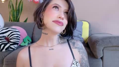 Hannah  online show from July 4, 9:21 pm