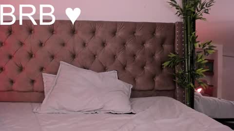 Snapshot of hannah_brady chatting on February 21, 1:44 am Hannah online show from February 21, 1:44 am